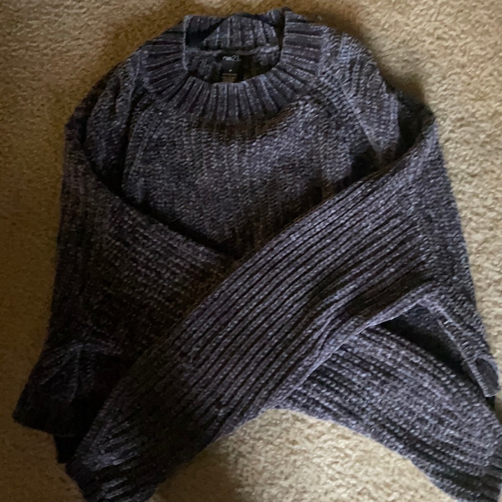 Rue21 grey cropped sweater